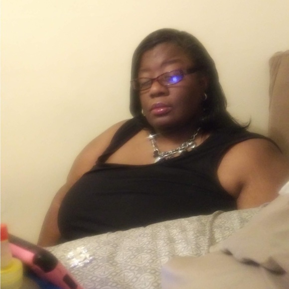 Meet your Posher, Laura - Picture 4 of 8